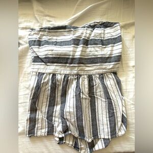 Strapless striped top with tie back